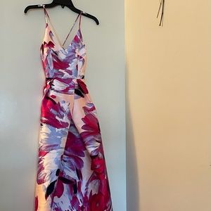 [SOLD] Beautiful pink flowery dress/prom/recital dress